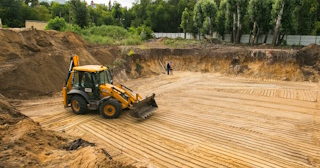 Разработка котлована Карасук стоимость за от 569 руб. м3 - заказать работы по копке и рытью котлованов | траншей
